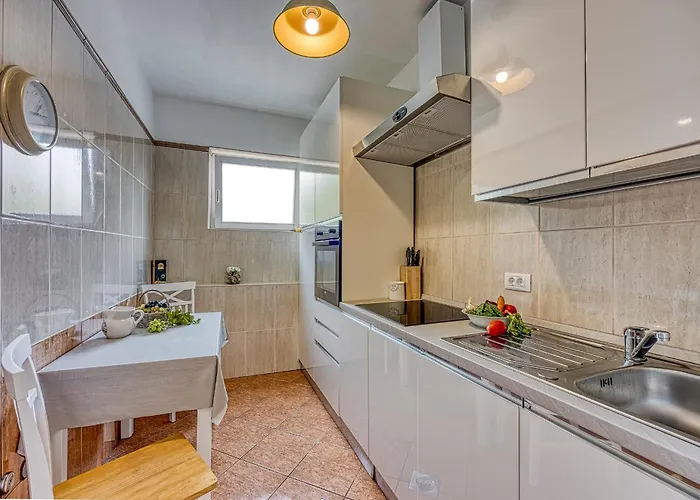 Mare 3* Ρόβινι