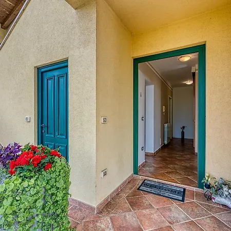 Mare Guest house 3*