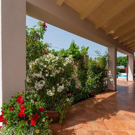 Mare Guest house 3*